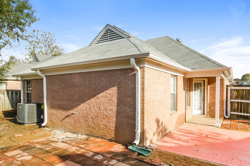 1,545/Mo, 1185 Breezy Valley Dr Cordova, TN 38018 Rear View