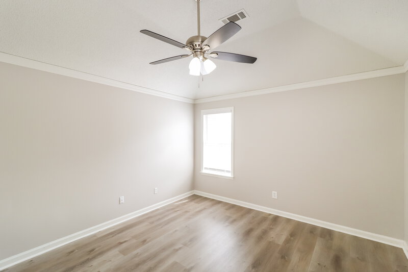 1,925/Mo, 10029 Woodland Grove Dr Lakeland, TN 38002 Main Bedroom View 2