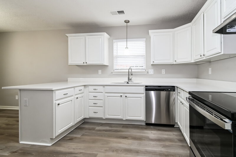 1,870/Mo, 7412 Hunters Horn Dr Olive Branch, MS 38654 Kitchen View 2