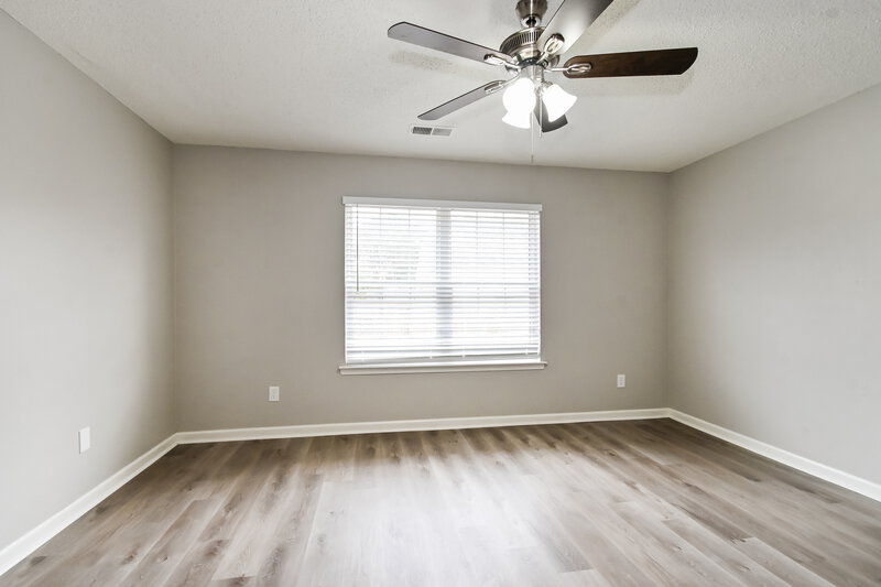 1,870/Mo, 7412 Hunters Horn Dr Olive Branch, MS 38654 Main Bedroom View 2