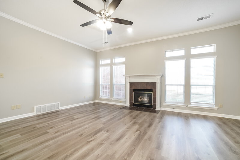 2,110/Mo, 4599 Meadow Cliff Dr Memphis, TN 38125 Living Room View