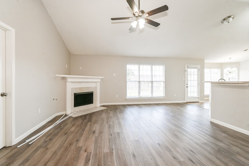 1,765/Mo, 1768 Cherry Creek Dr Southaven, MS 38671 Living Room View 2
