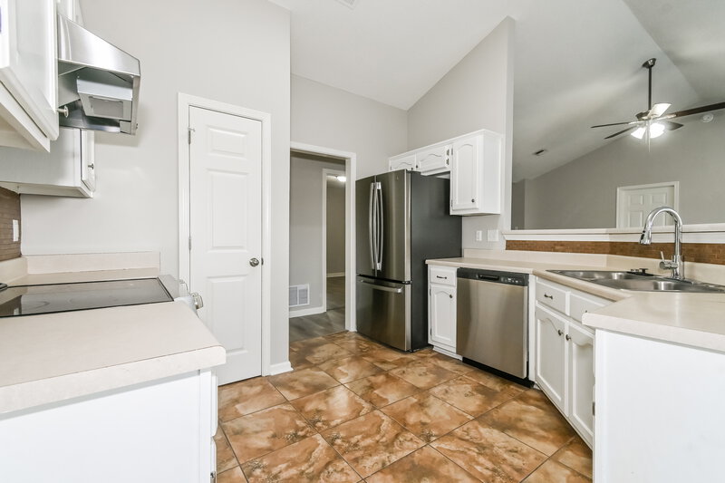 1,765/Mo, 1768 Cherry Creek Dr Southaven, MS 38671 Kitchen View