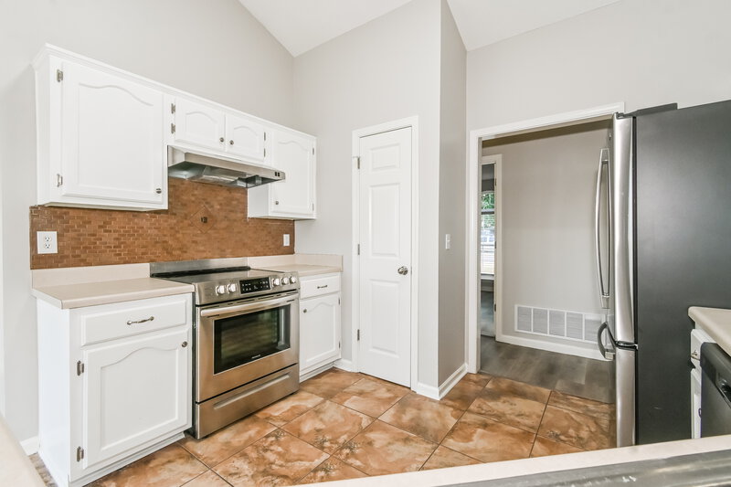 1,765/Mo, 1768 Cherry Creek Dr Southaven, MS 38671 Kitchen View 3