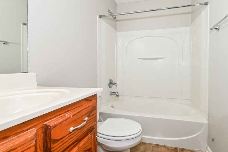 1,765/Mo, 1768 Cherry Creek Dr Southaven, MS 38671 Bathroom View