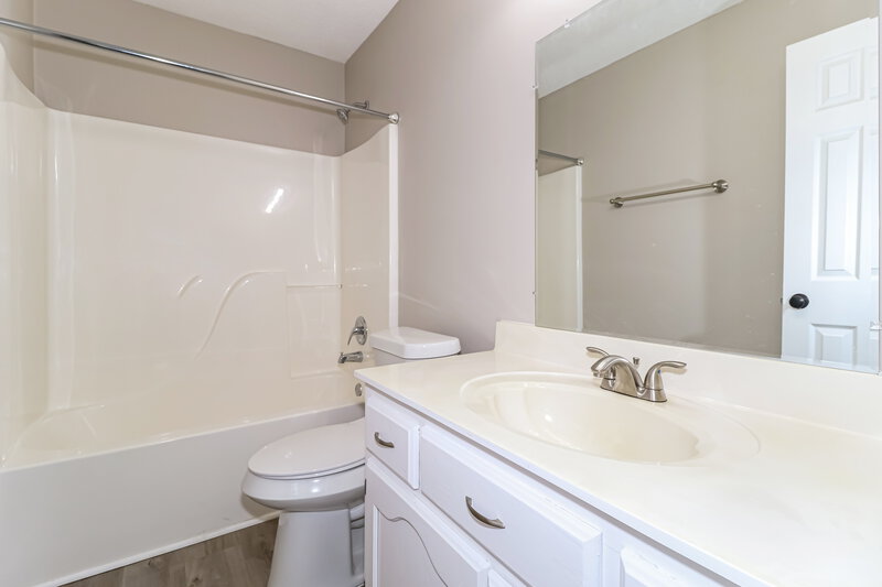 1,810/Mo, 13196 Sandbourne S Olive Branch, MS 38654 Bathroom View