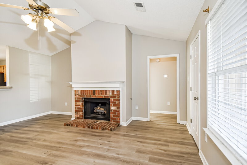 1,845/Mo, 764 Northwood West Cv Hernando, MS 38632 Living Room View