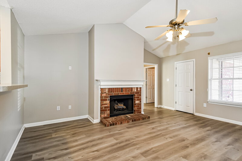 1,845/Mo, 764 Northwood West Cv Hernando, MS 38632 Living Room View 2