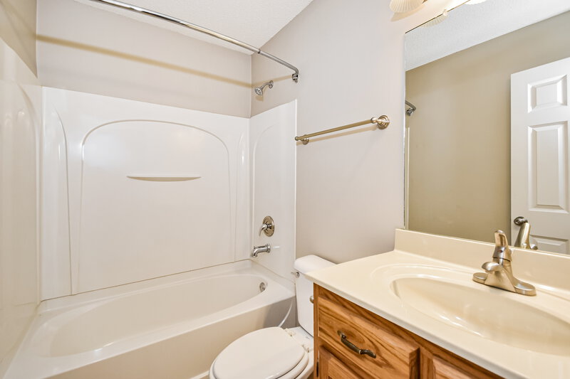 1,845/Mo, 764 Northwood West Cv Hernando, MS 38632 Bathroom View