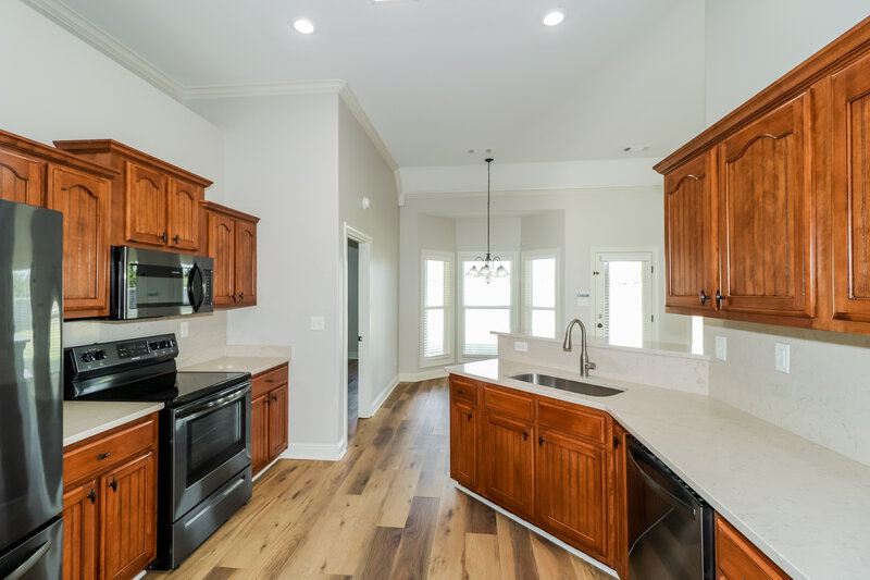 2,295/Mo, 2898 Ainsworth Ln Southaven, MS 38672 Kitchen View 2