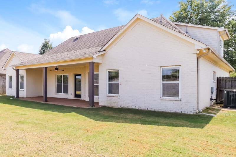 2,295/Mo, 2898 Ainsworth Ln Southaven, MS 38672 Rear View
