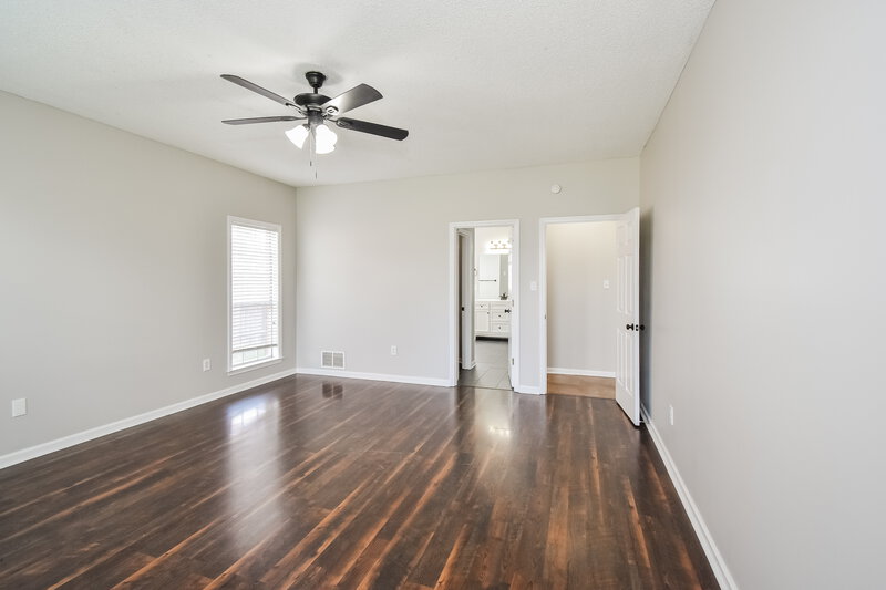 2,330/Mo, 7124 Lauren Ln Olive Branch, MS 38654 Main Bedroom View 2