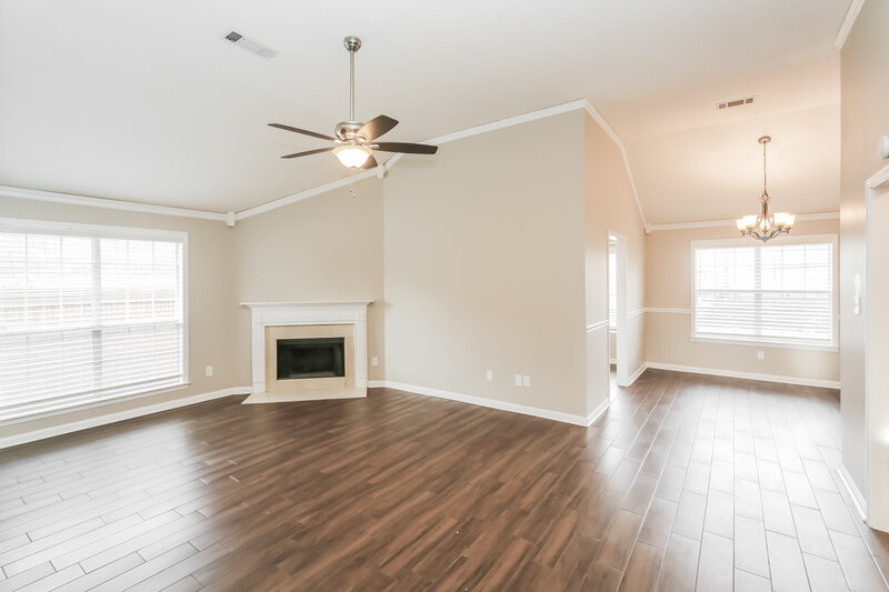 1,795/Mo, 3110 Woodland Crest Dr Lakeland, TN 38002 Living Room View 2