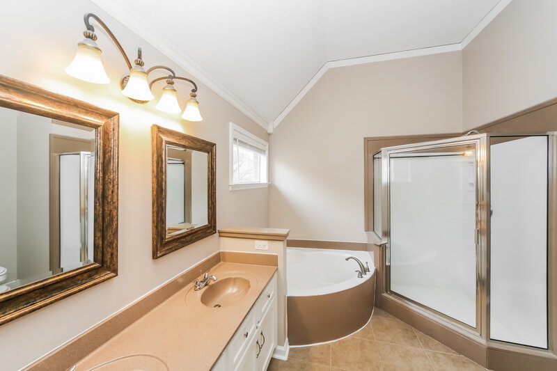 1,795/Mo, 3110 Woodland Crest Dr Lakeland, TN 38002 Main Bathroom View
