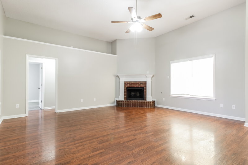 2,095/Mo, 5126 Summer Mist Cv Arlington, TN 38002 Living Room View