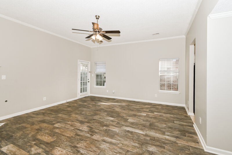 1,710/Mo, 7850 Fallstone Rd Memphis, TN 38125 Living Room View 2