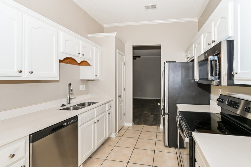 1,710/Mo, 7850 Fallstone Rd Memphis, TN 38125 Kitchen View 2