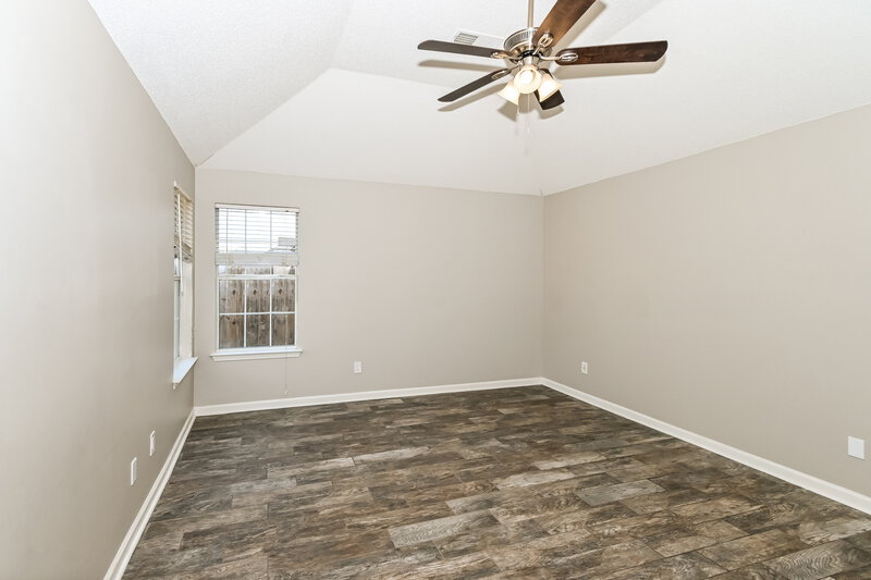 1,710/Mo, 7850 Fallstone Rd Memphis, TN 38125 Main Bedroom View 2