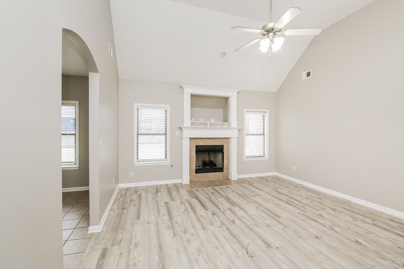 1,565/Mo, 90 Strawberry Field Cv Oakland, TN 38060 Living Room View