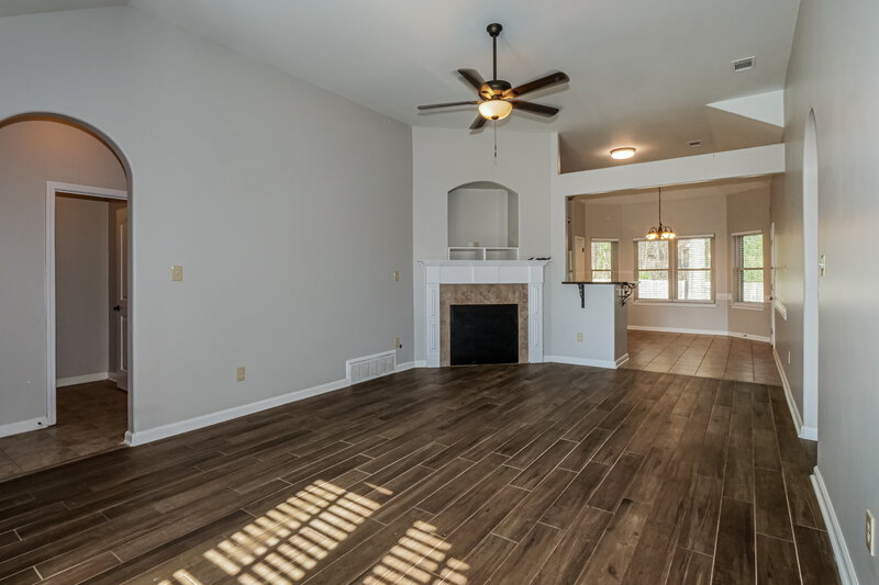 1,665/Mo, 235 Garden Springs Dr Oakland, TN 38060 Living Room View