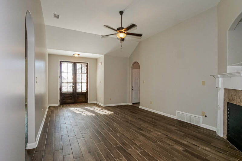 1,665/Mo, 235 Garden Springs Dr Oakland, TN 38060 Living Room View 2