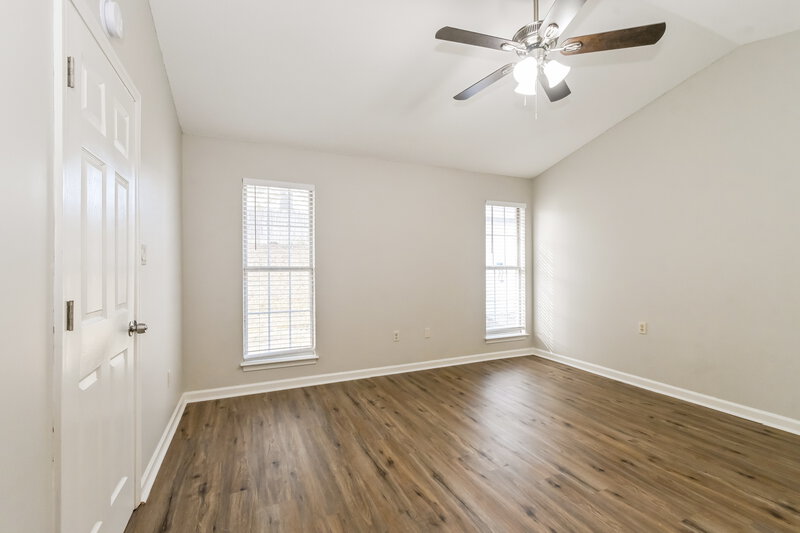 1,690/Mo, 7347 Fox Trace Cv Southaven, MS 38671 Main Bedroom View 2