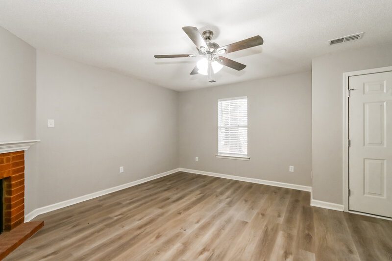 2,530/Mo, 6975 Ginwood Cv Walls, MS 38680 Living Room View 2
