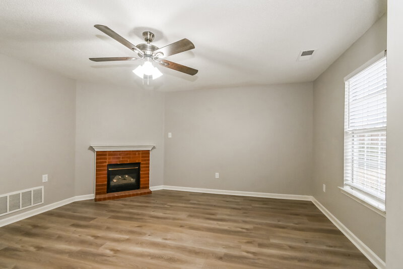 2,530/Mo, 6975 Ginwood Cv Walls, MS 38680 Living Room View 3