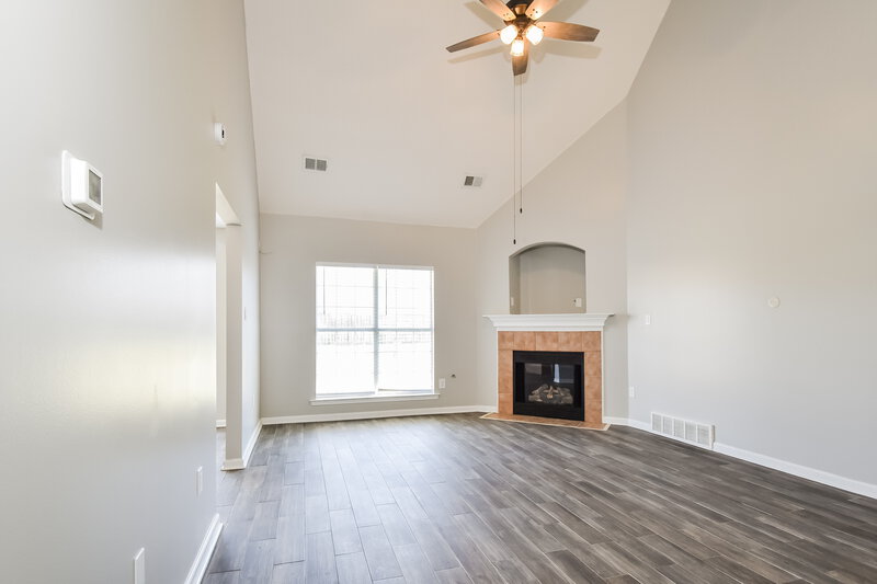 2,245/Mo, 7396 Hunters Forest Dr Olive Branch, MS 38654 Living Room View