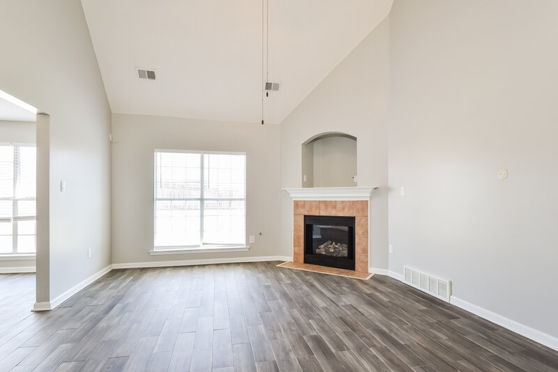 2,245/Mo, 7396 Hunters Forest Dr Olive Branch, MS 38654 Living Room View 2