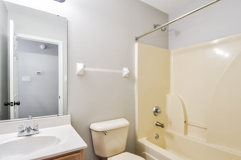 2,245/Mo, 7396 Hunters Forest Dr Olive Branch, MS 38654 Bathroom View