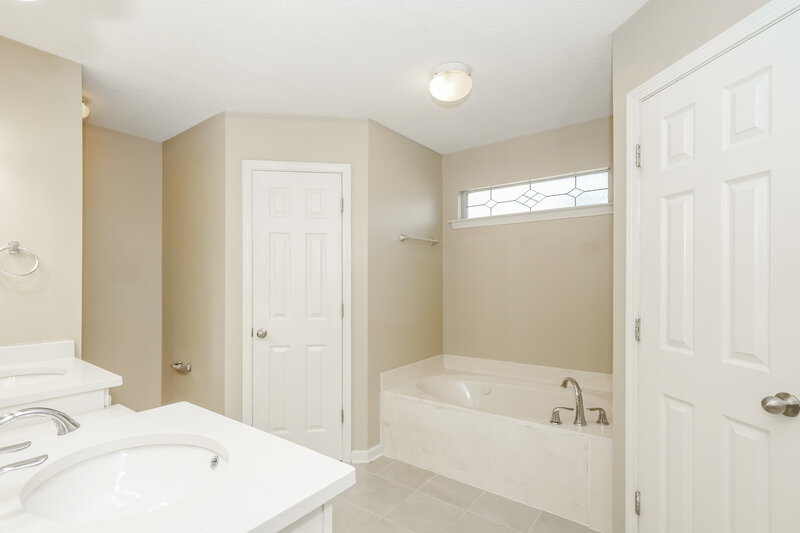 2,020/Mo, 11652 Mahogany Dr Arlington, TN 38002 Main Bathroom View