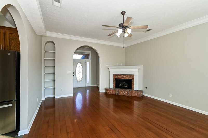 1,975/Mo, 6319 Sandbourne W Olive Branch, MS 38654 Living Room View 2