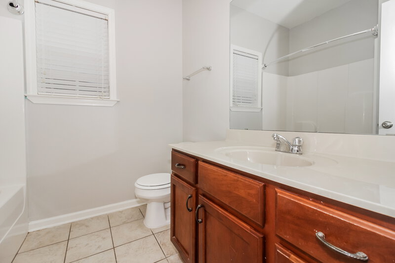 1,830/Mo, 9206 Chastain Pl Cordova, TN 38018 Bathroom View