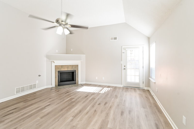 1,715/Mo, 5856 Kayla Dr Southaven, MS 38671 Living Room View