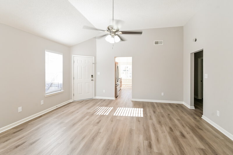 1,715/Mo, 5856 Kayla Dr Southaven, MS 38671 Living Room View 2