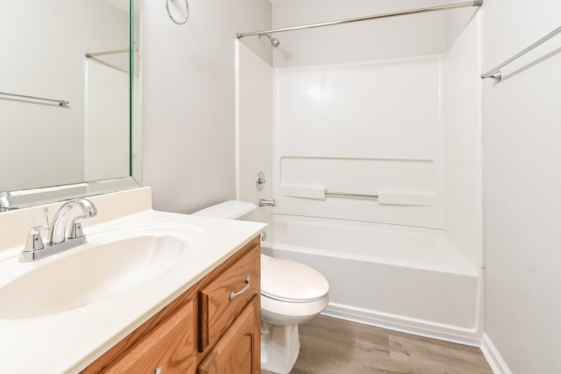 1,715/Mo, 5856 Kayla Dr Southaven, MS 38671 Bathroom View