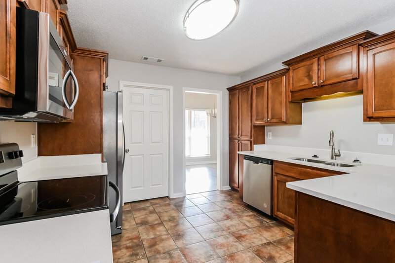 3,230/Mo, 6153 N Ragland Cv Arlington, TN 38002 Kitchen View 2