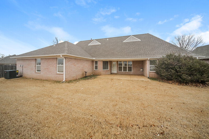 2,020/Mo, 1171 Macon Hall Rd Cordova, TN 38018 Rear View
