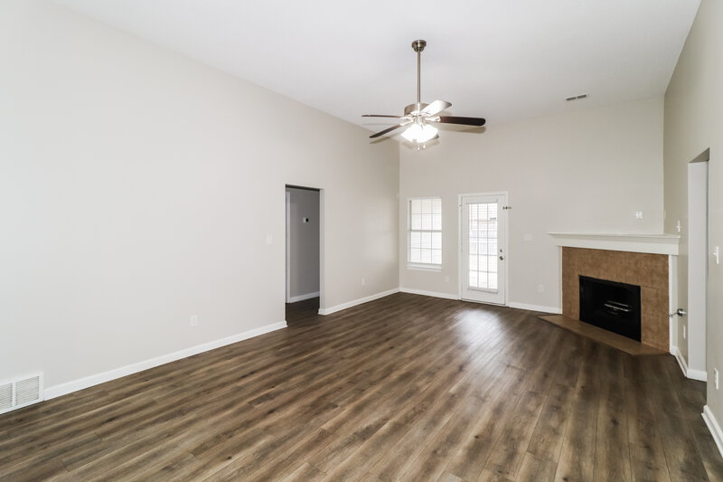2,075/Mo, 1305 Jackson Pond Cir Cordova, TN 38018 Living Room View