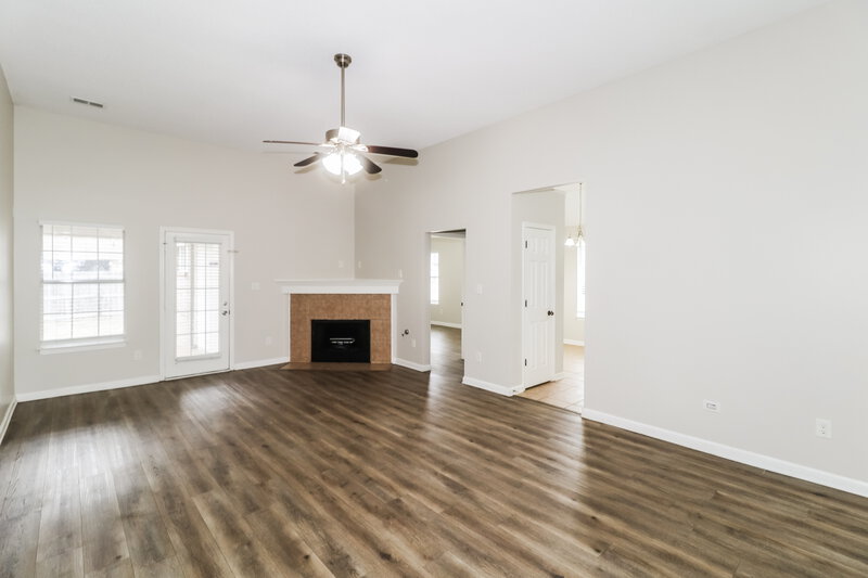 2,075/Mo, 1305 Jackson Pond Cir Cordova, TN 38018 Living Room View 2