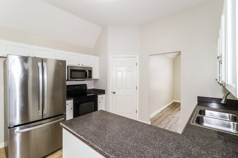 2,075/Mo, 1305 Jackson Pond Cir Cordova, TN 38018 Kitchen View 2