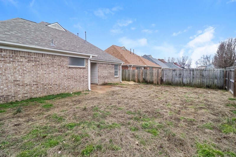 2,075/Mo, 1305 Jackson Pond Cir Cordova, TN 38018 Rear View