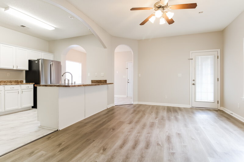 1,690/Mo, 10181 Sorrento Pl Cordova, TN 38018 Living Room View 2