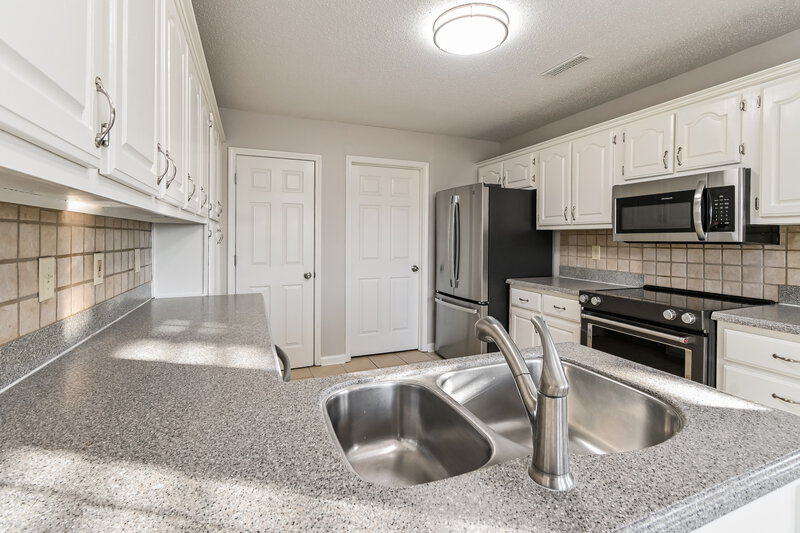 1,810/Mo, 57 Persimmon Cv Atoka, TN 38004 Kitchen View