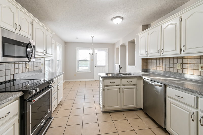 1,810/Mo, 57 Persimmon Cv Atoka, TN 38004 Kitchen View 2