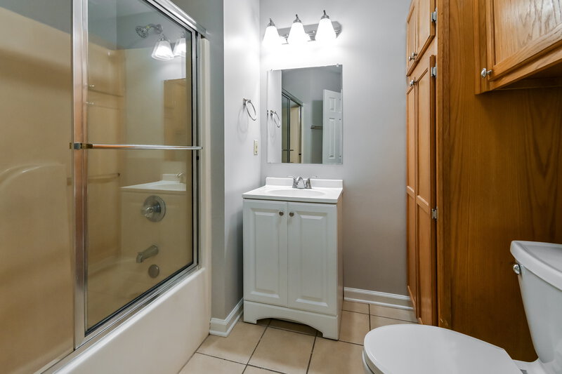 1,810/Mo, 57 Persimmon Cv Atoka, TN 38004 Bathroom View