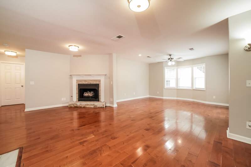 3,510/Mo, 4394 Winding Hollow Way Memphis, TN 38125 Living Room View 3