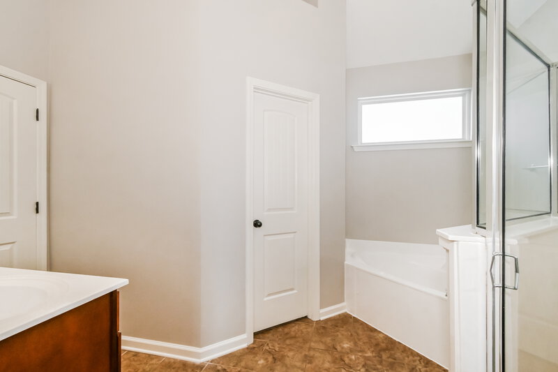 2,295/Mo, 9194 Afton Grove Rd Cordova, TN 38018 Main Bathroom View