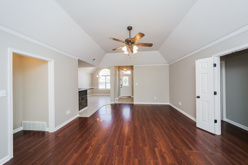 1,910/Mo, 1436 Siskin Dr Cordova, TN 38016 Living Room View 2